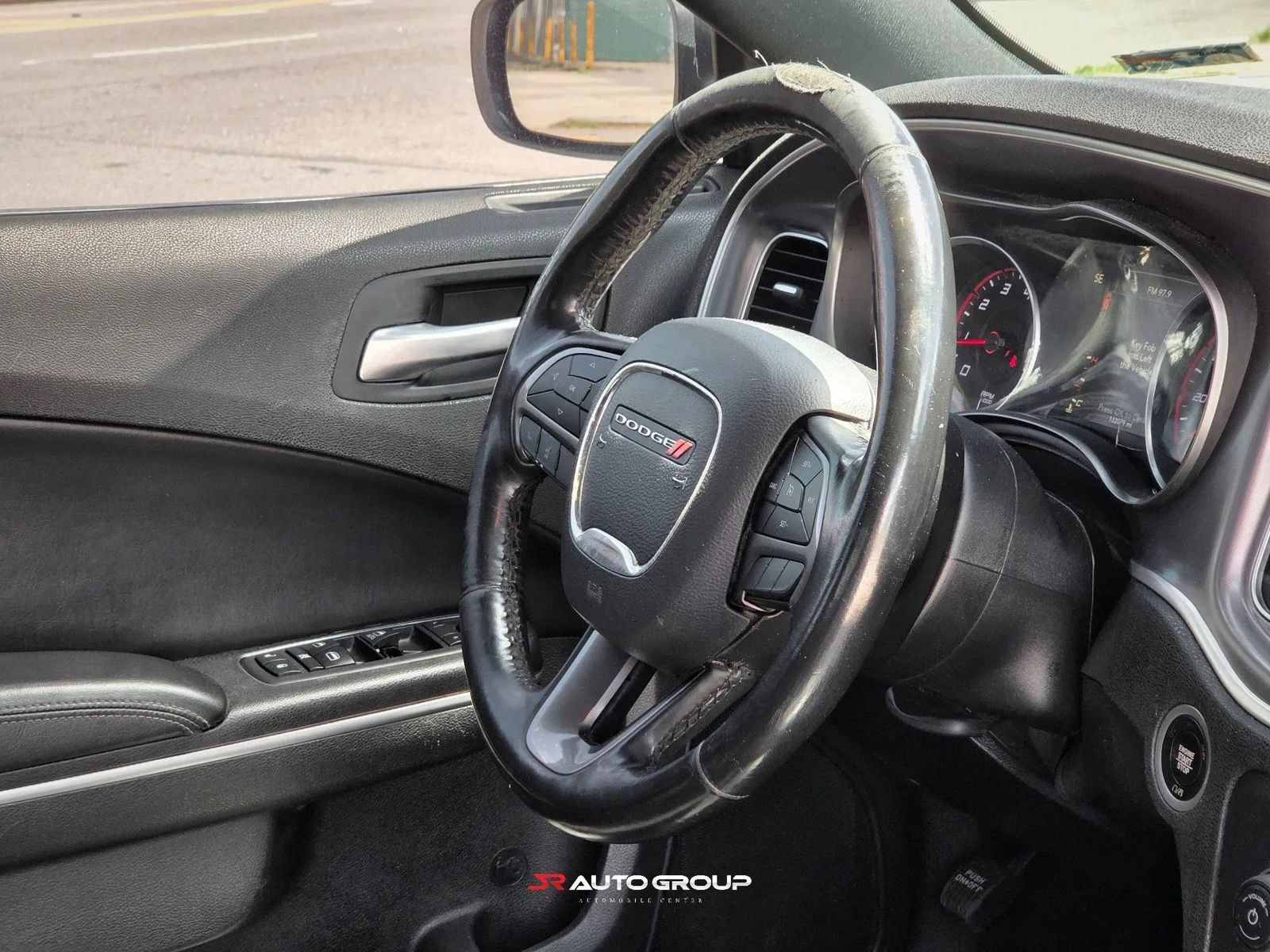 Used 2019 Dodge Charger SXT w/ Leather Interior Group RWD image 9