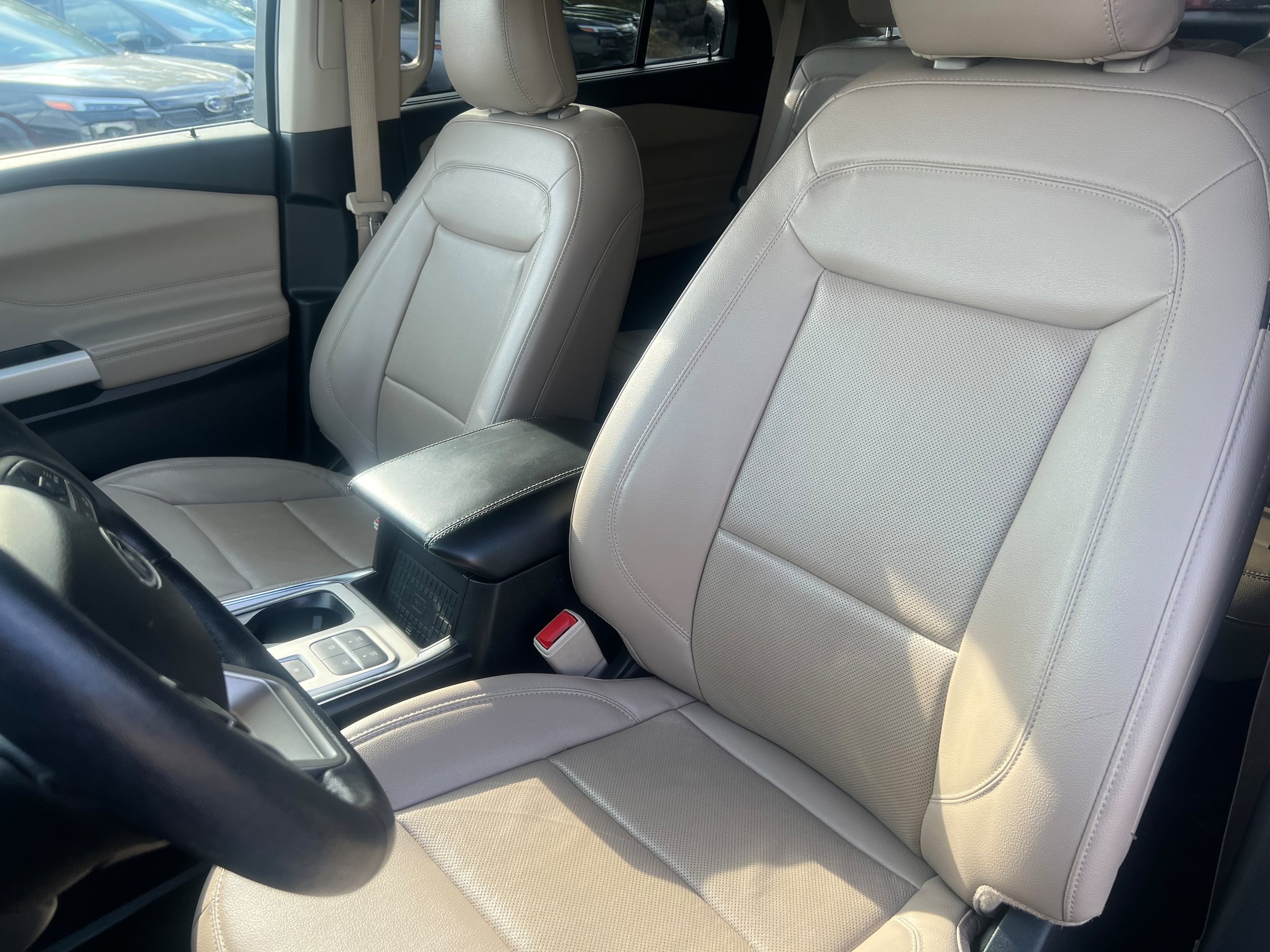 Used 2022 Ford Explorer Limited RWD image 18
