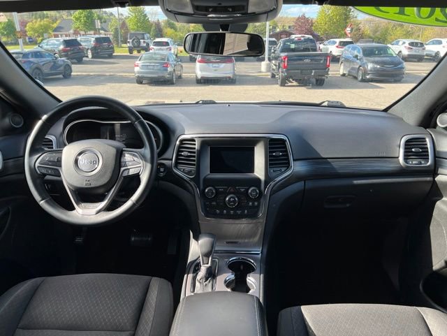Certified 2019 Jeep Grand Cherokee Laredo AWD/4WD image 13