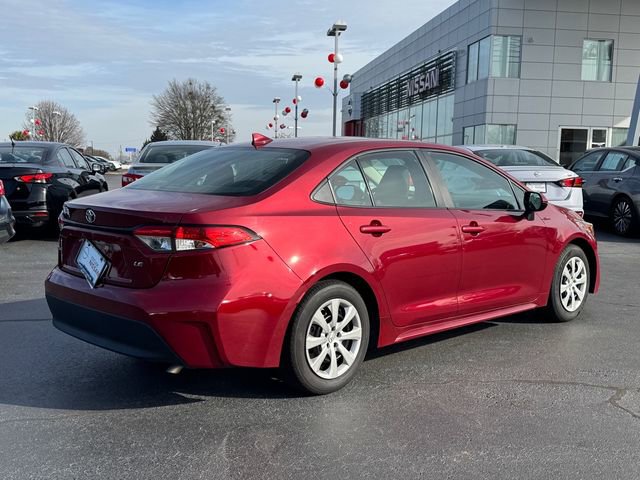 Used 2024 Toyota Corolla LE image 3