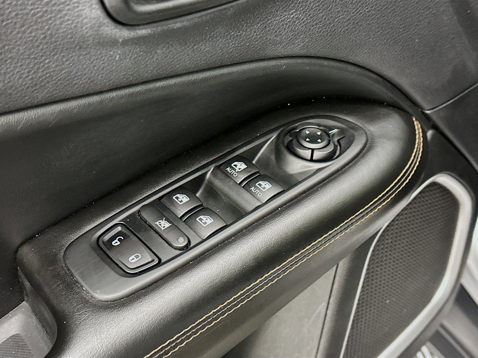 Used 2018 Jeep Compass Limited w/ Navigation Group AWD/4WD image 15