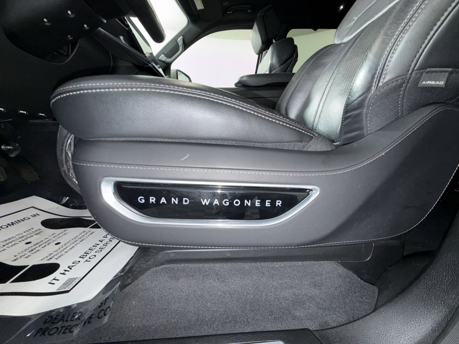 Used 2022 Jeep Grand Wagoneer Series I AWD/4WD image 14