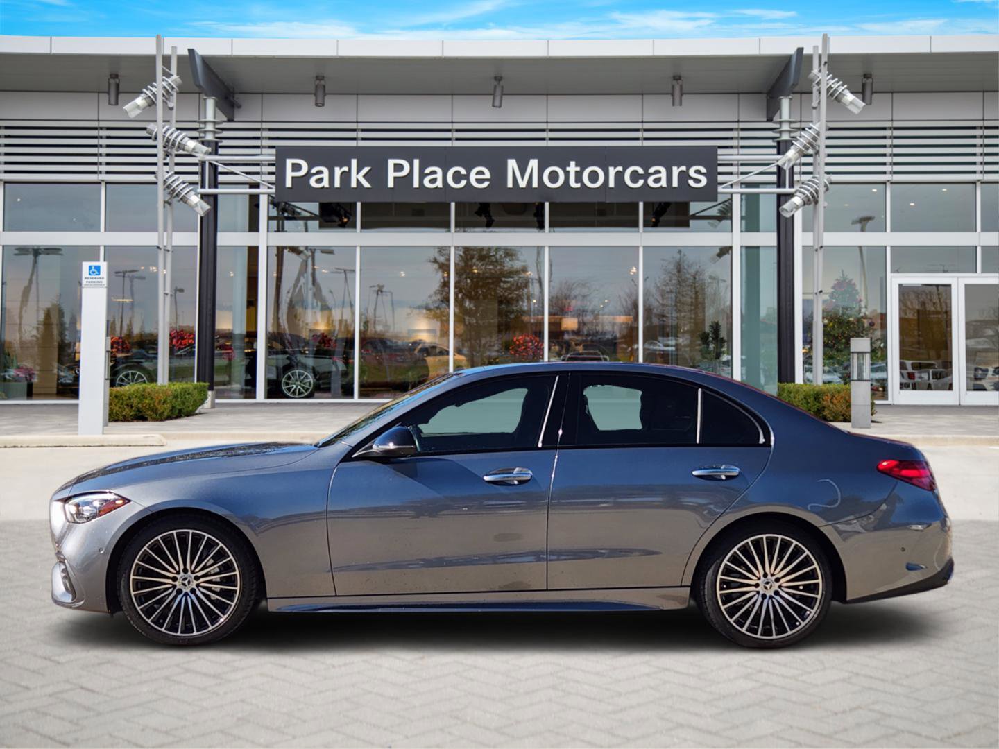 Used 2024 Mercedes-Benz C 300 Sedan image 3