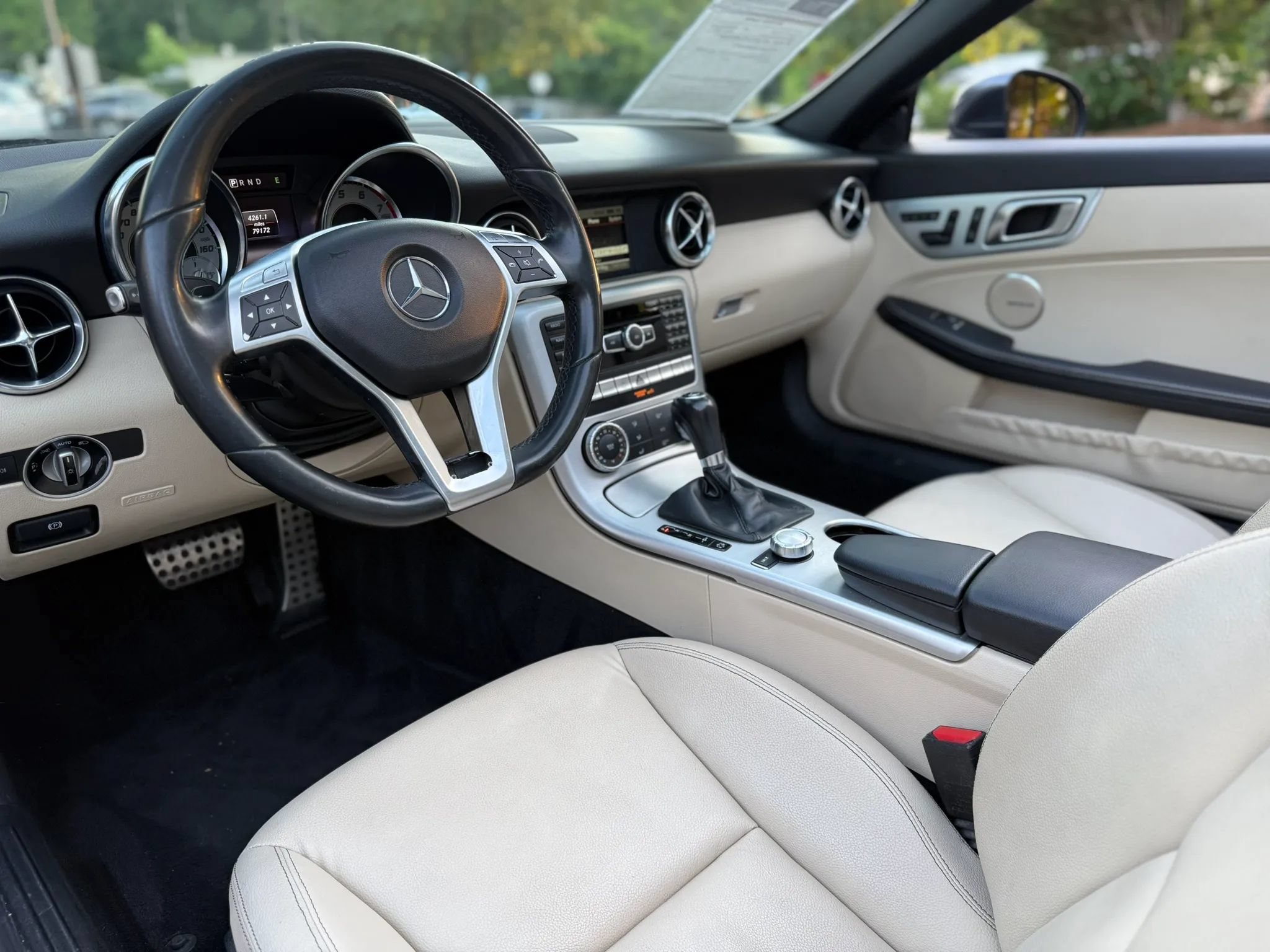 Used 2015 Mercedes-Benz SLK 250 image 37