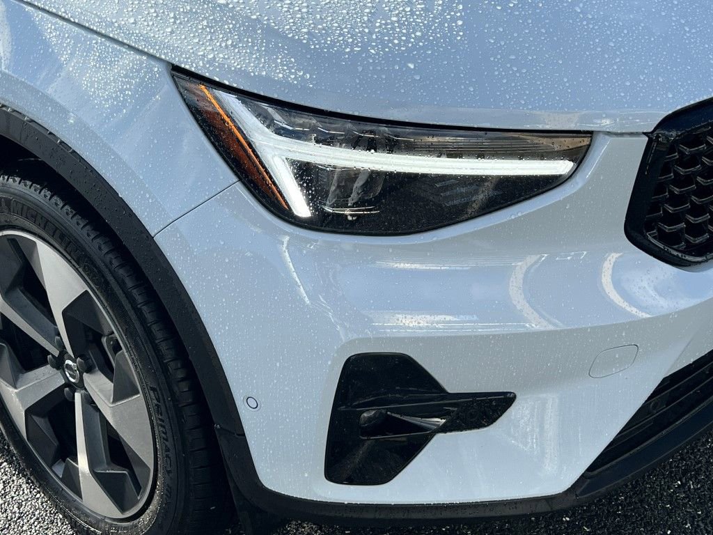 Used 2026 Volvo XC40 B5 Plus w/ Protection Package Premier AWD/4WD image 9