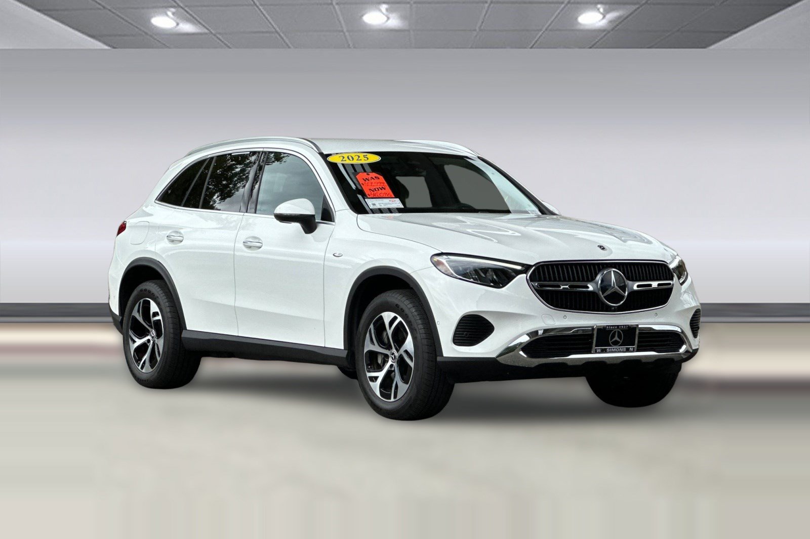 Used 2025 Mercedes-Benz GLC 350e 4MATIC image 7