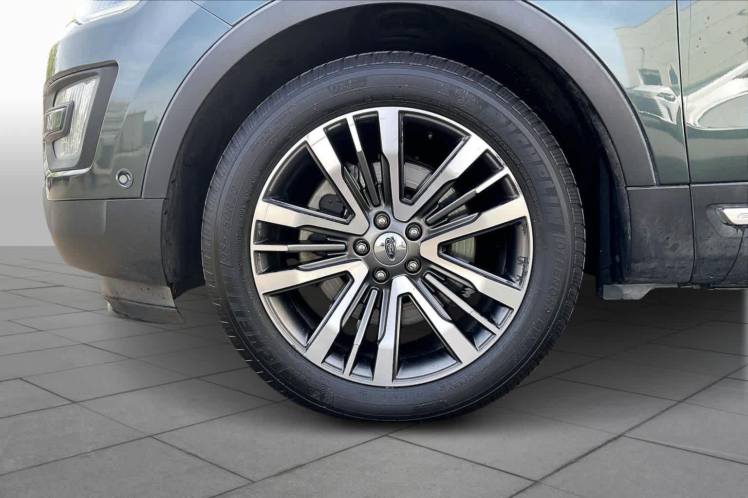Used 2016 Ford Explorer Platinum image 11