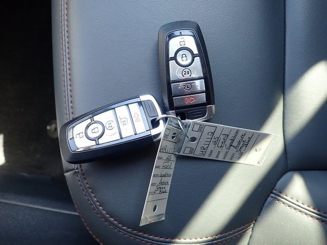 Used 2025 Ford Expedition Active image 30