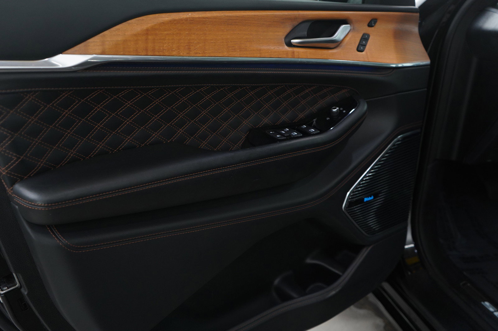 Used 2022 Jeep Grand Cherokee L Summit w/ Advanced Protech Group IV image 22