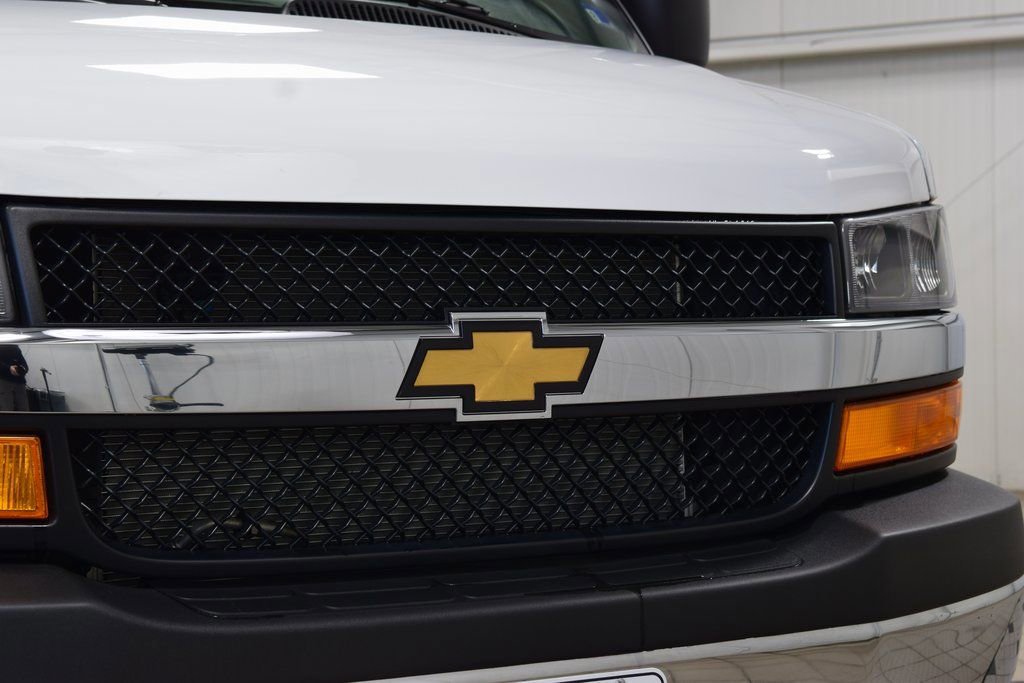 New 2025 Chevrolet Express 3500 w/ Power Convenience Package RWD image 5