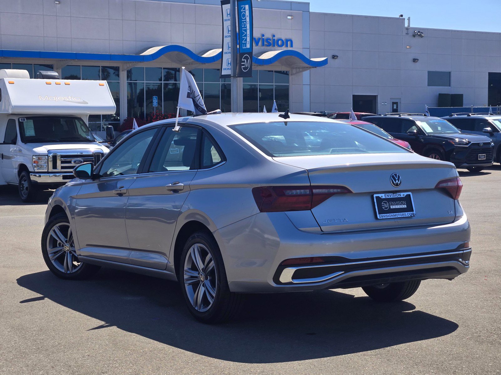 Used 2024 Volkswagen Jetta SE FWD image 5