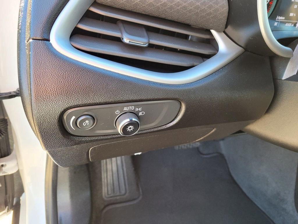 Certified 2024 Chevrolet Malibu LT image 23