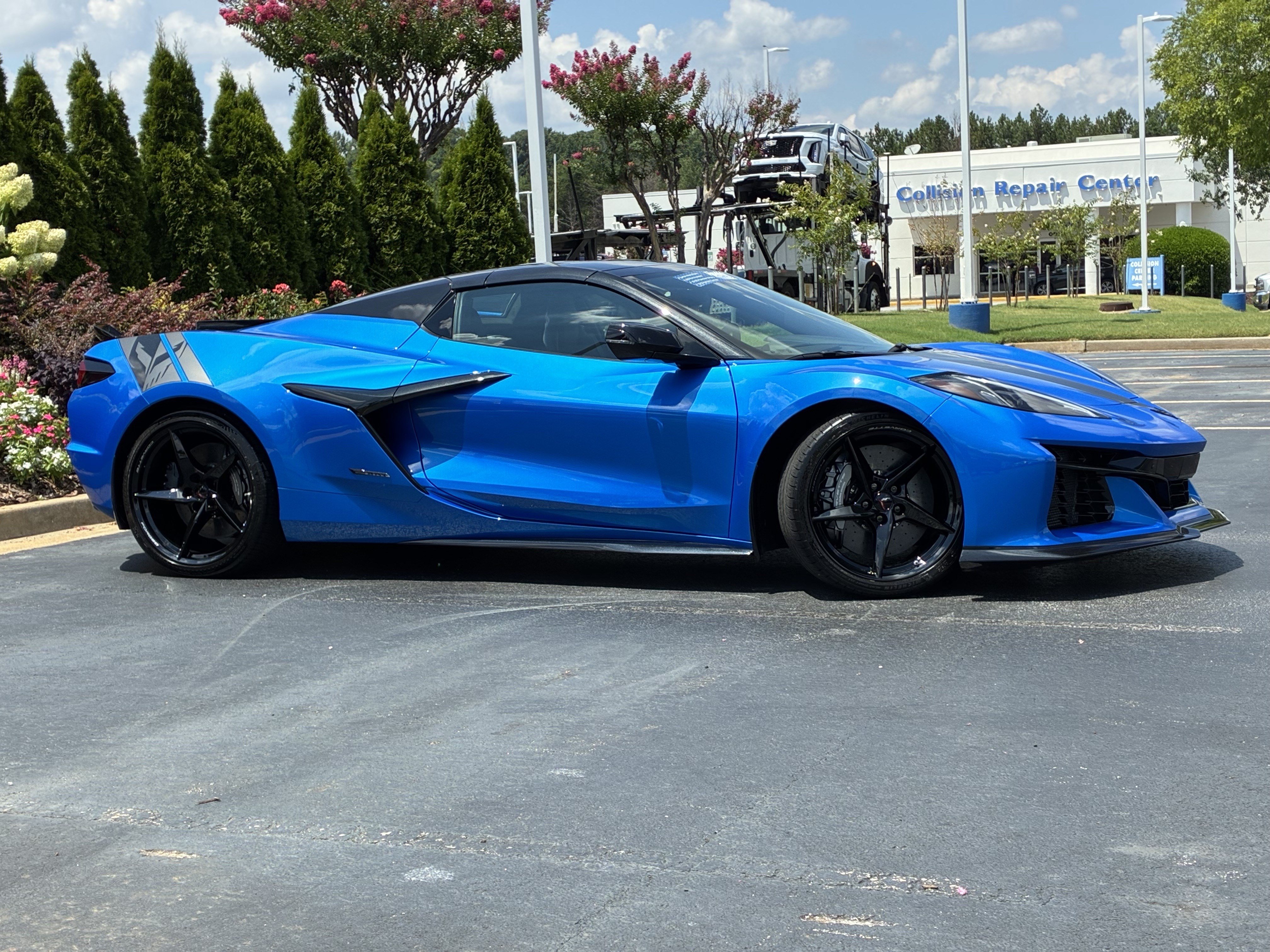 Used 2025 Chevrolet Corvette E-Ray AWD/4WD image 3