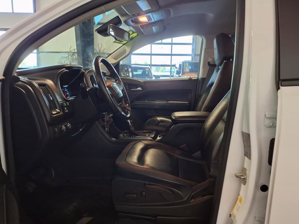 Used 2022 GMC Canyon AT4 image 19