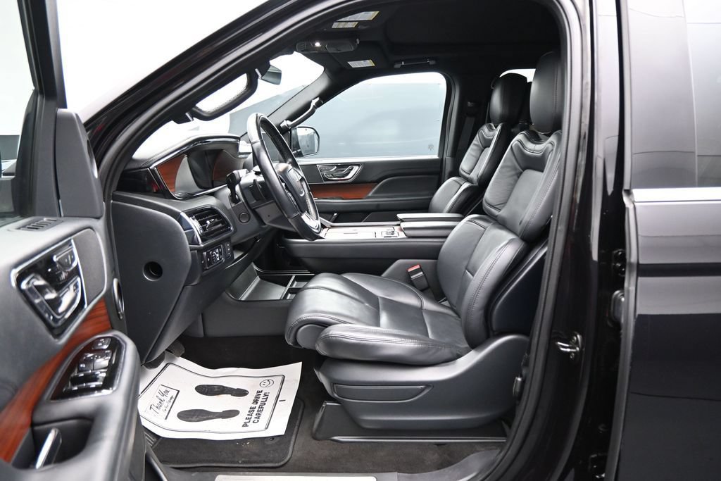 Used 2023 Lincoln Navigator Reserve AWD/4WD image 9