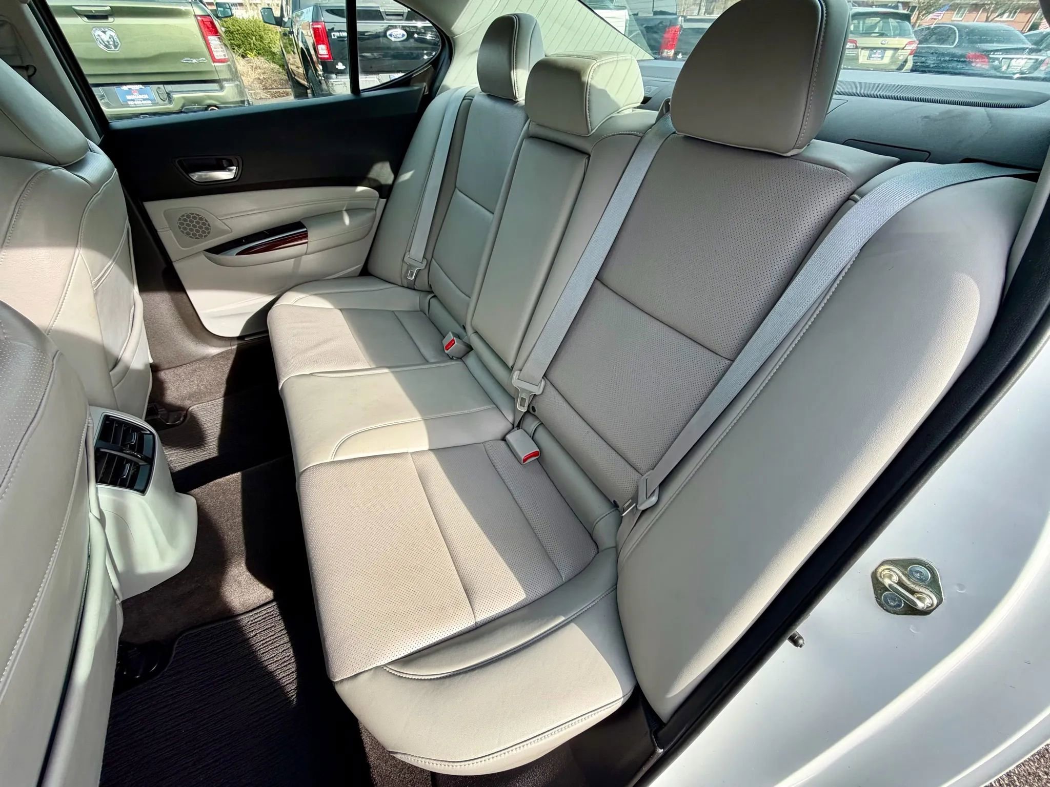 Used 2015 Acura TLX 3.5 Sedan 4D image 9