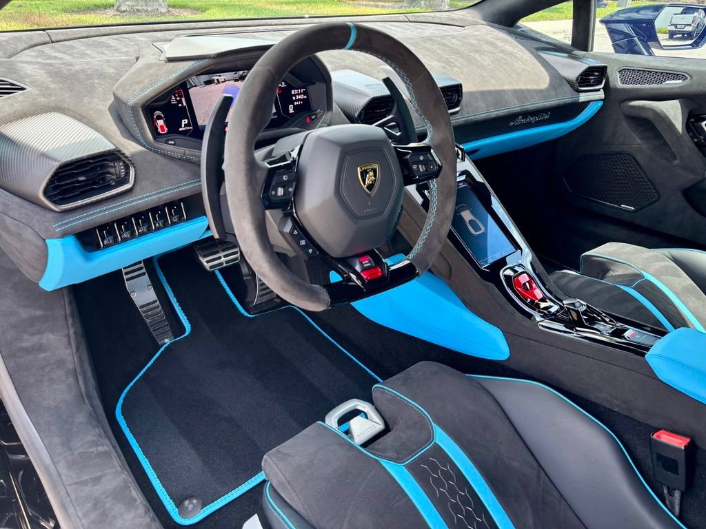 Used 2024 Lamborghini Huracan Tecnica RWD image 18