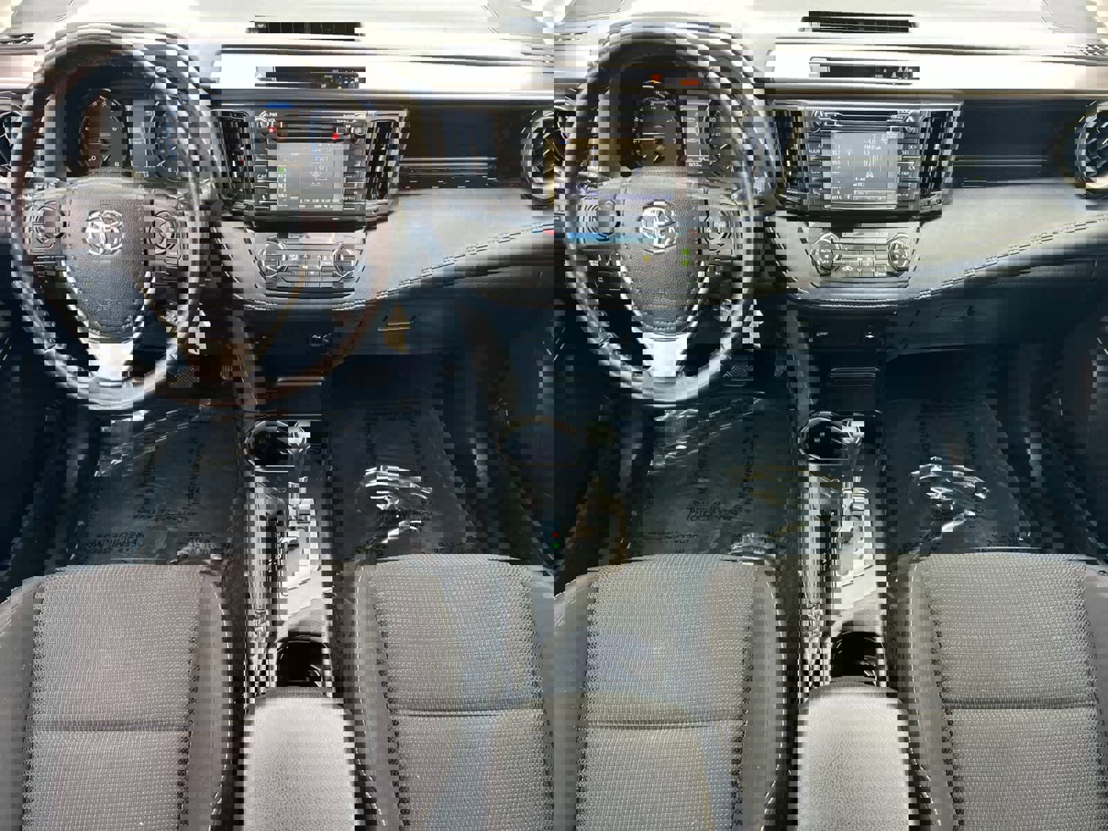 Used 2017 Toyota RAV4 XLE w/ Carpet Mat Package image 4