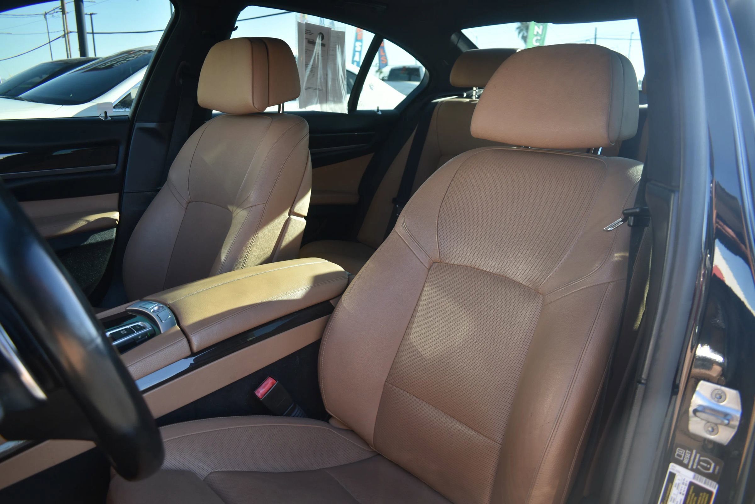 Used 2015 BMW 740i image 9