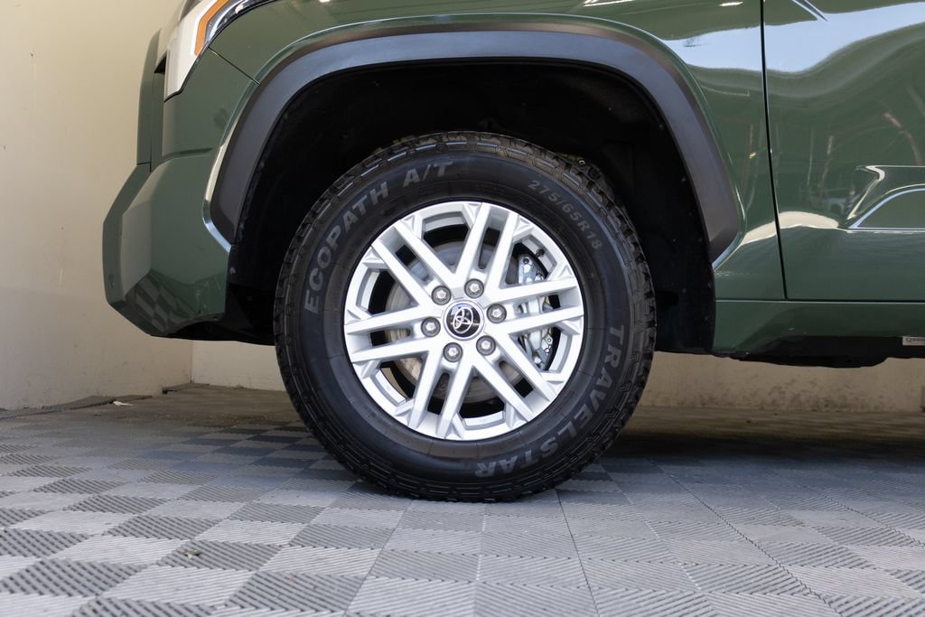 Used 2022 Toyota Tundra SR5 w/ Convenience Package RWD image 9
