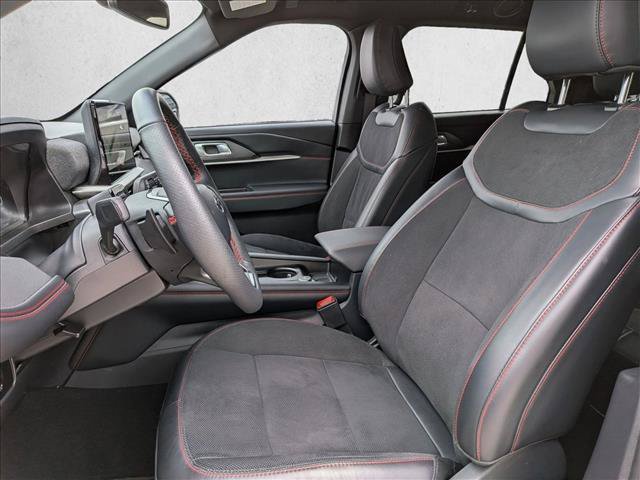 Used 2025 Ford Explorer ST AWD/4WD image 11