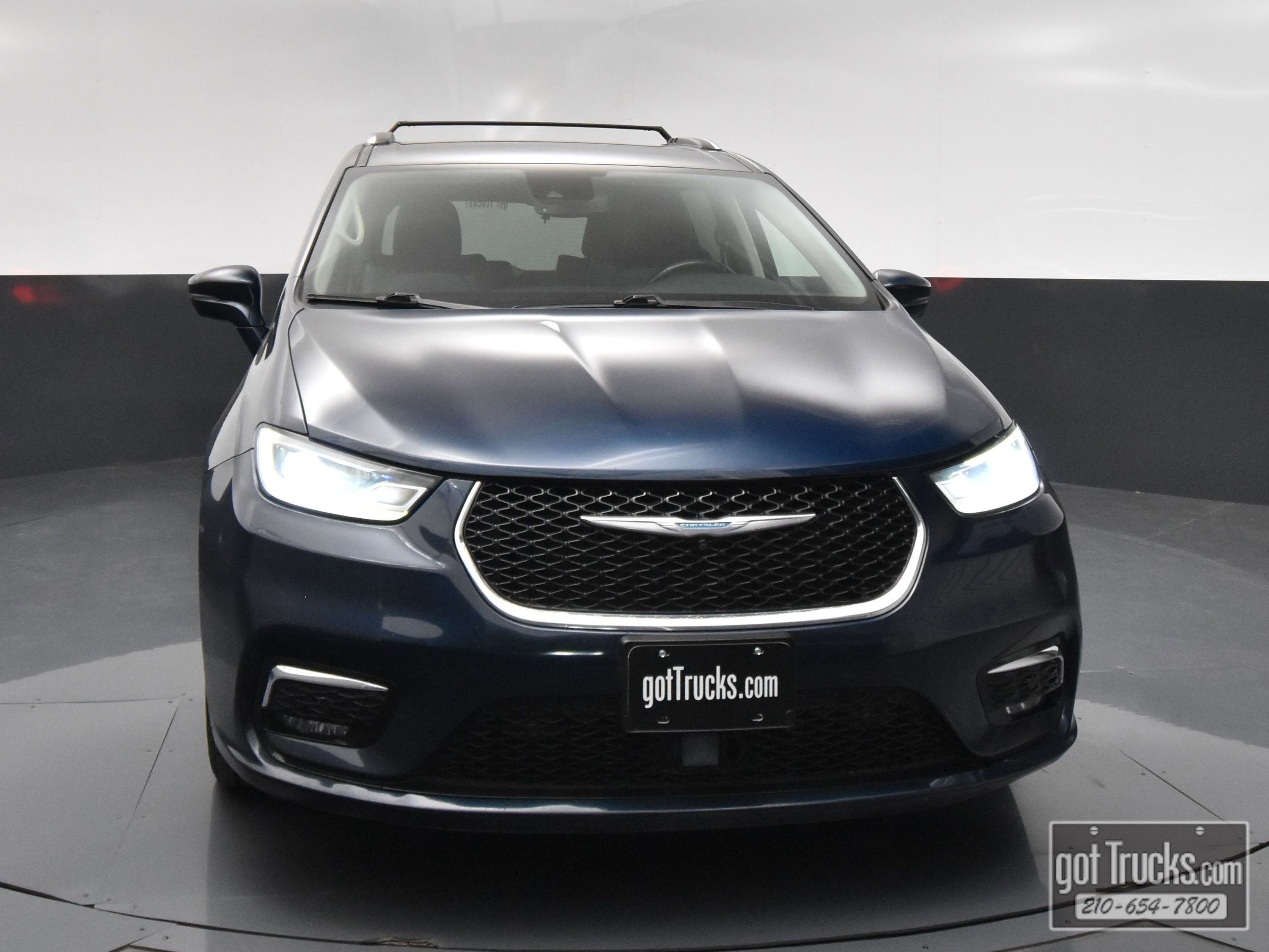 Used 2021 Chrysler Pacifica Touring-L image 44