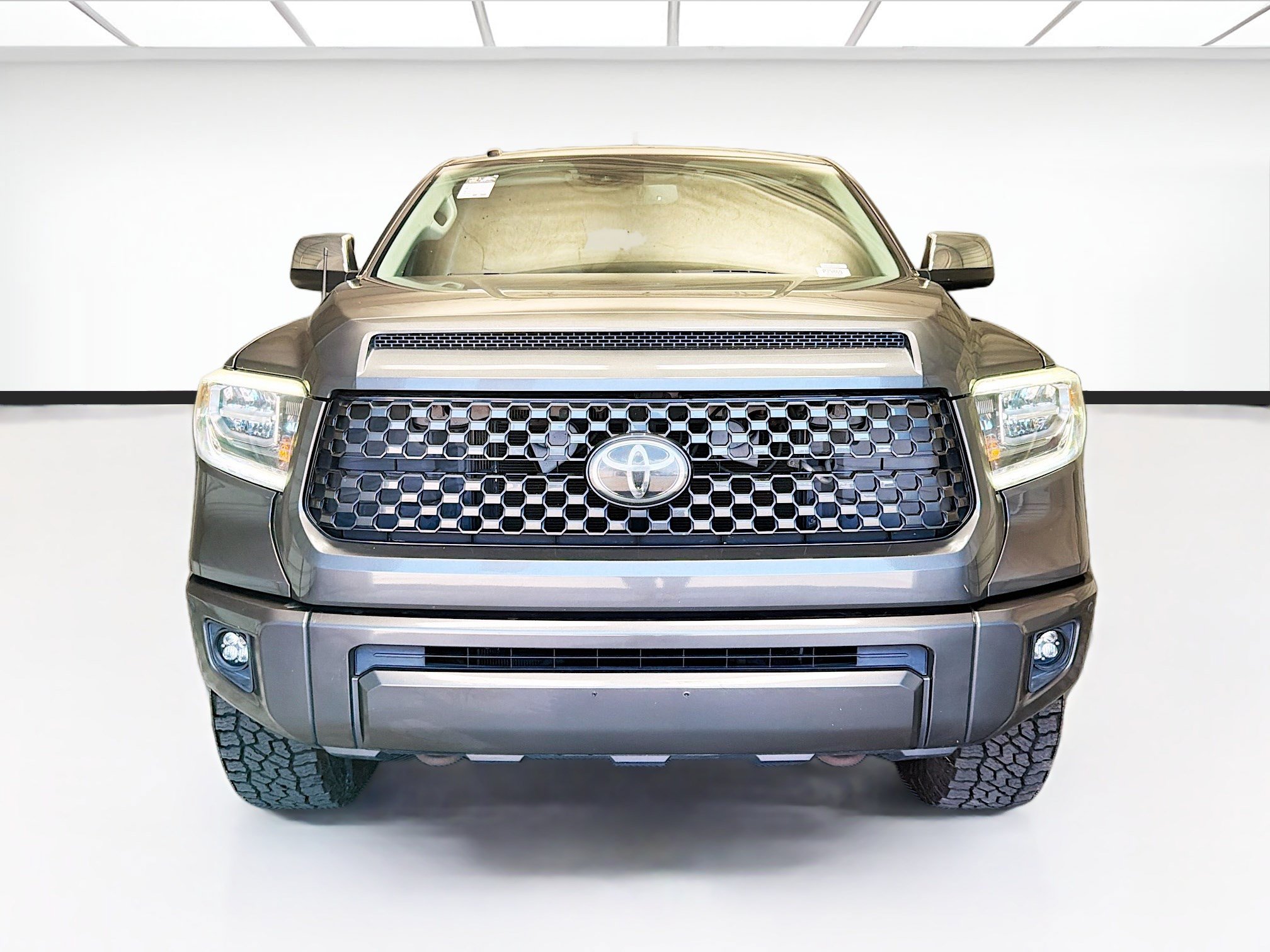 Used 2019 Toyota Tundra Platinum AWD/4WD image 2