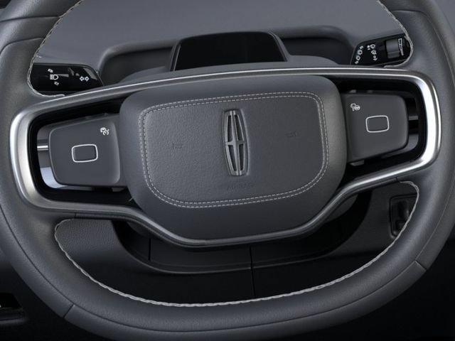 New 2026 Lincoln Navigator L Premier AWD/4WD image 12