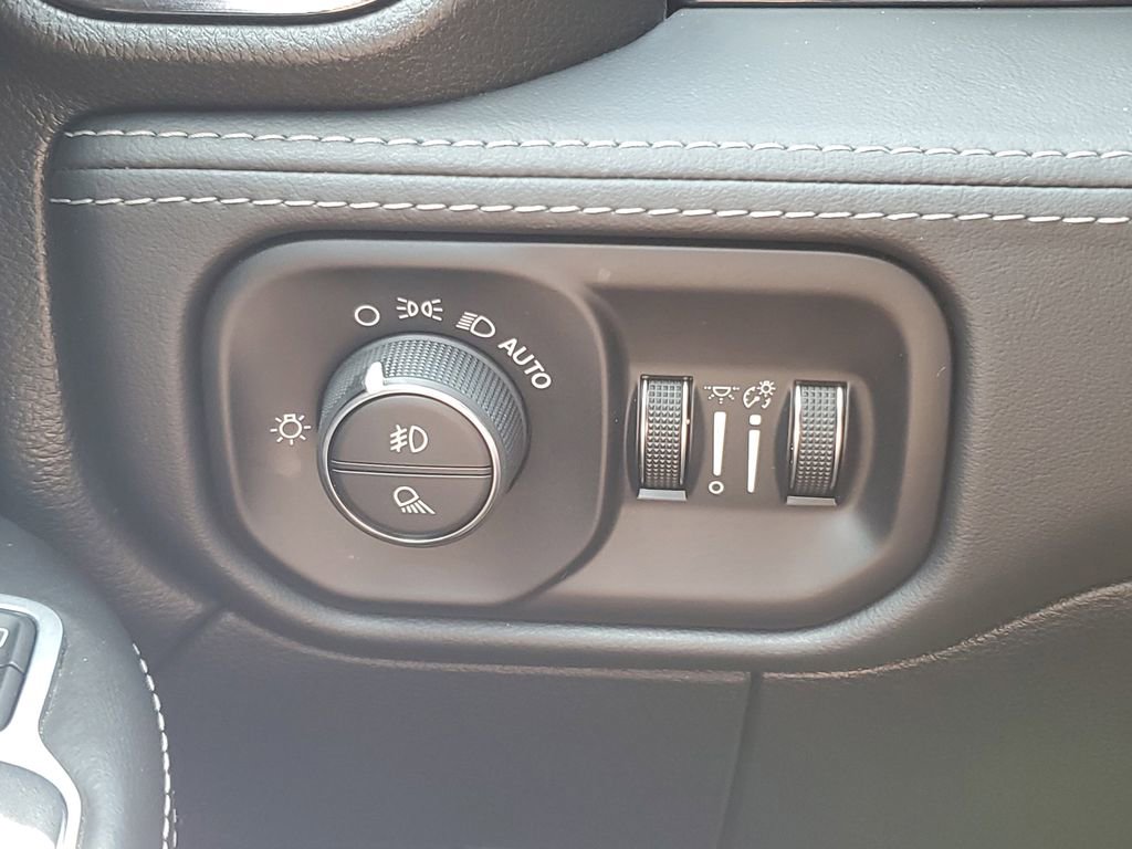 Used 2024 RAM 2500 Limited image 21