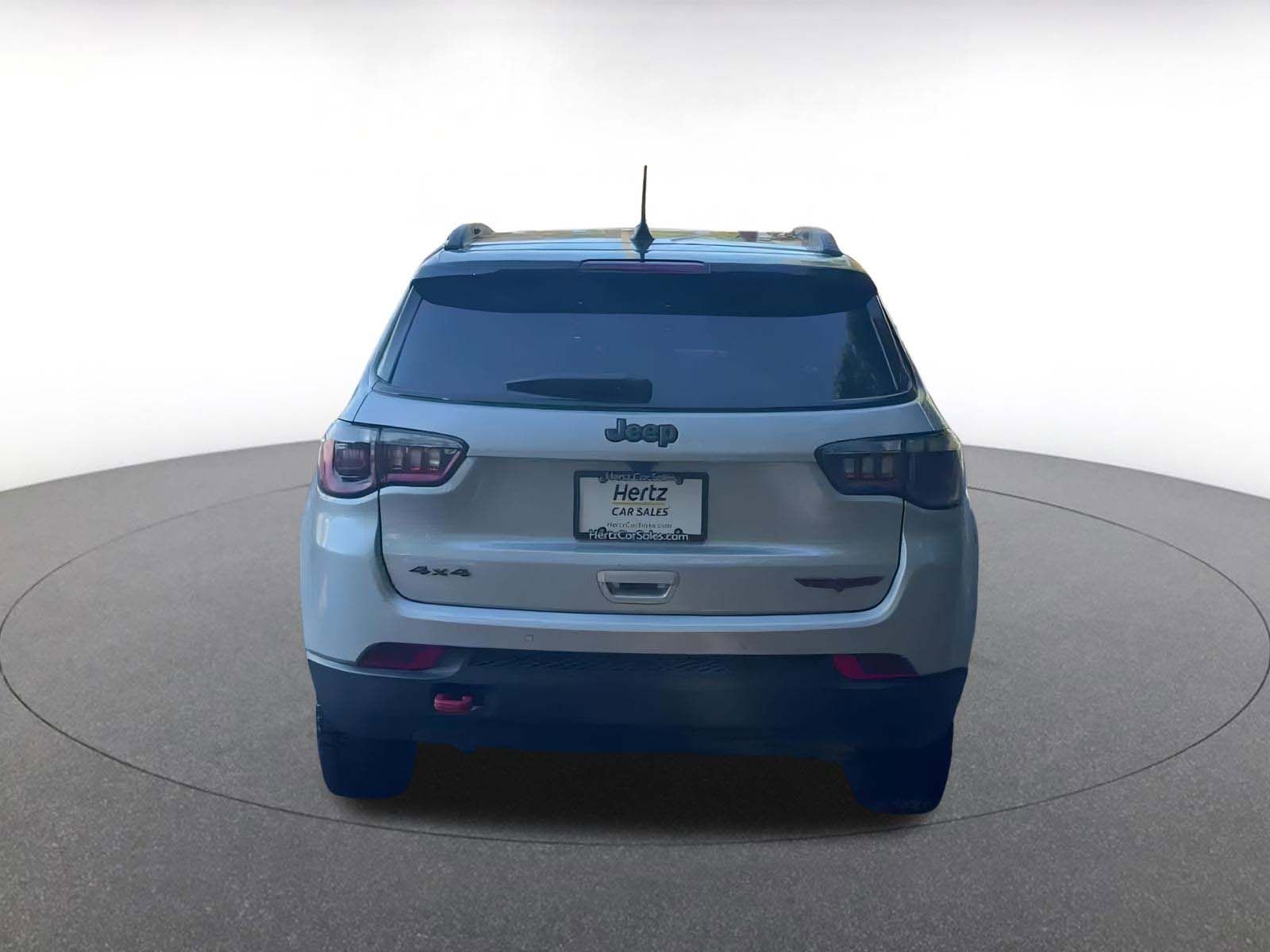 Used 2025 Jeep Compass Trailhawk image 12