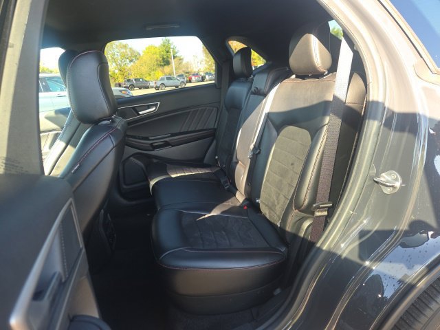 Used 2021 Ford Edge ST-Line FWD image 16