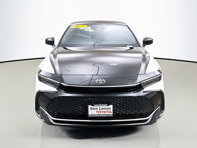 Used 2025 Toyota Crown Platinum w/ Carpet Mat Package (TMS) AWD/4WD image 2