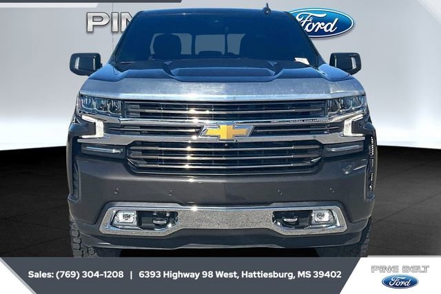 Used 2022 Chevrolet Silverado 1500 High Country w/ Technology Package image 3