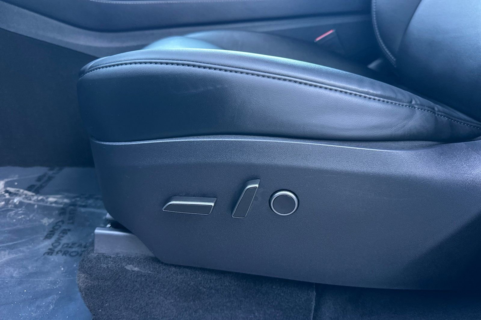 Used 2025 Tesla Model Y Long Range image 13