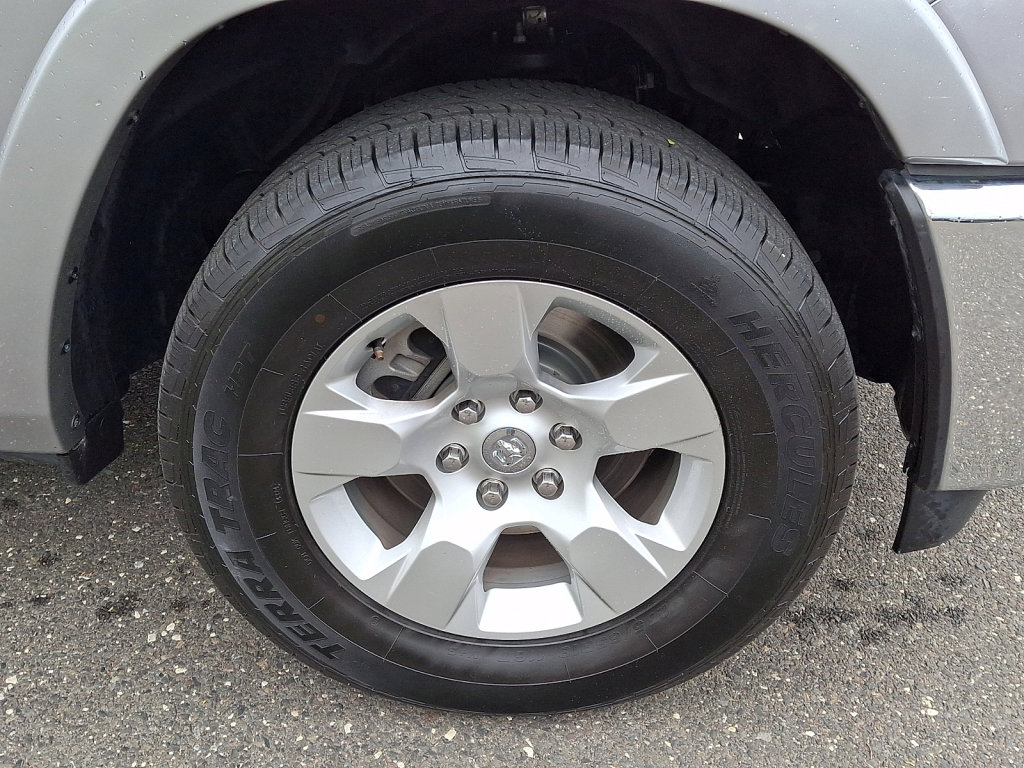 Used 2025 RAM 1500 Big Horn AWD/4WD image 9