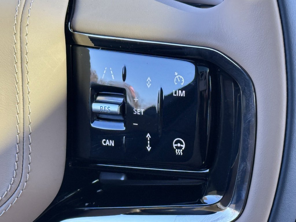 New 2025 Land Rover Range Rover Sport Dynamic SE image 17