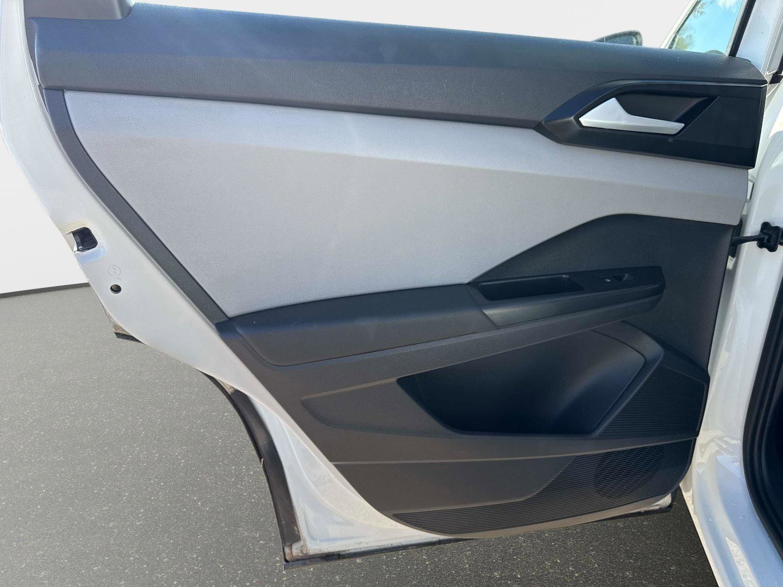 Certified 2022 Volkswagen Taos S image 11