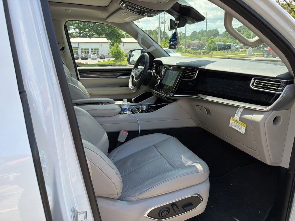 Used 2024 Jeep Wagoneer 2WD w/ Premium Group I image 23
