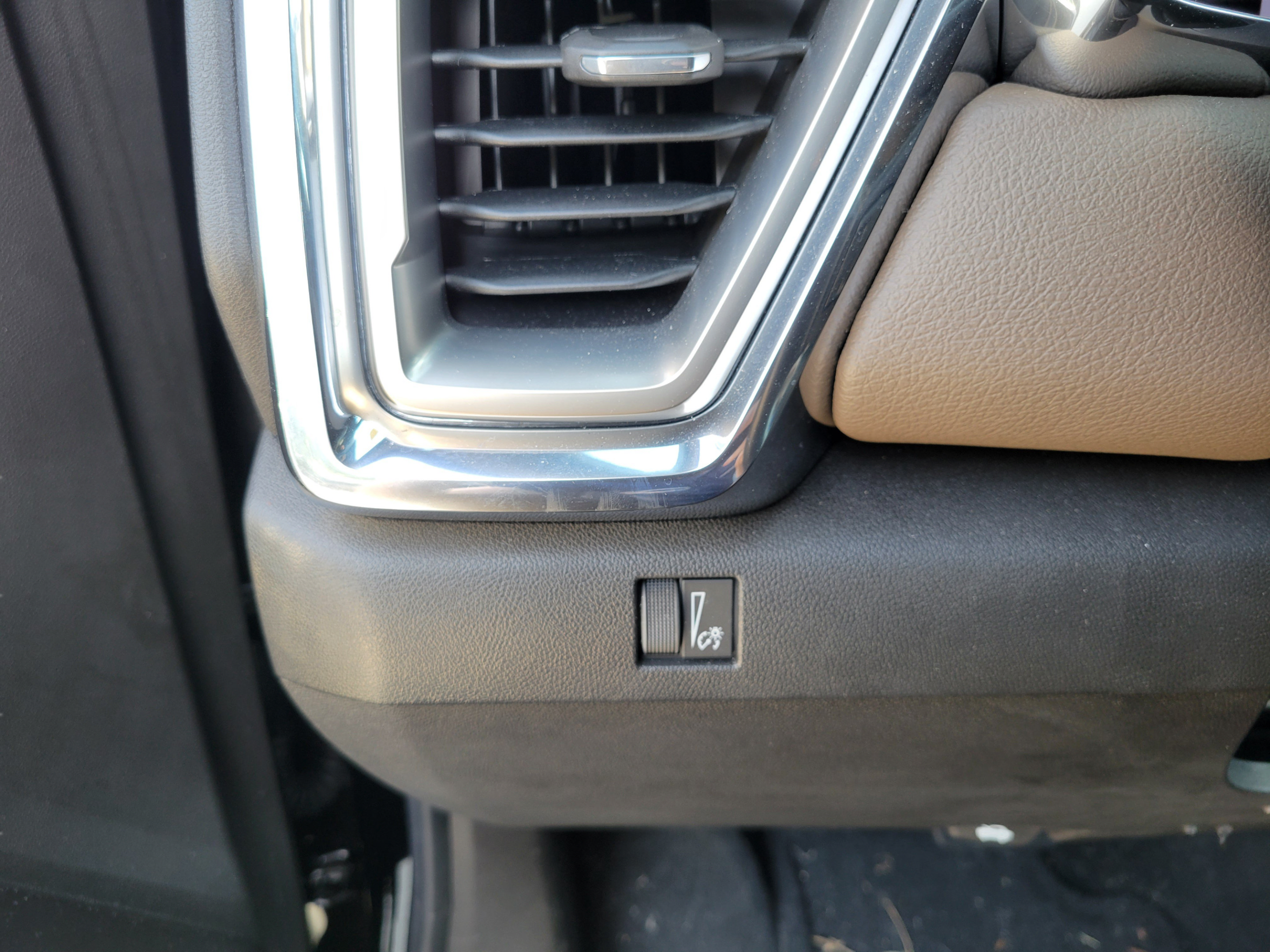 Used 2024 GMC Canyon Denali AWD/4WD image 25