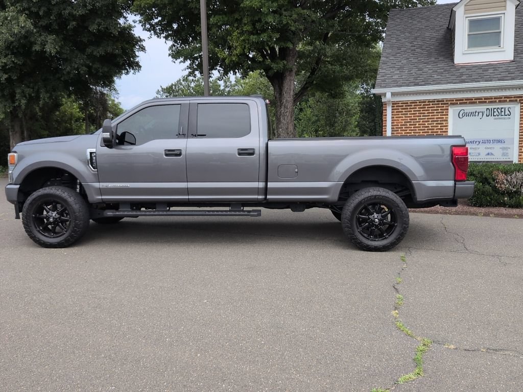 Used 2022 Ford F350 XLT w/ Black Appearance Package AWD/4WD image 6