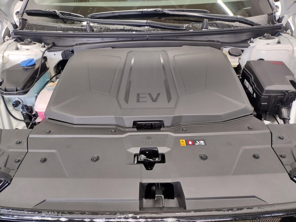 New 2025 Hyundai Ioniq 5 XRT image 9