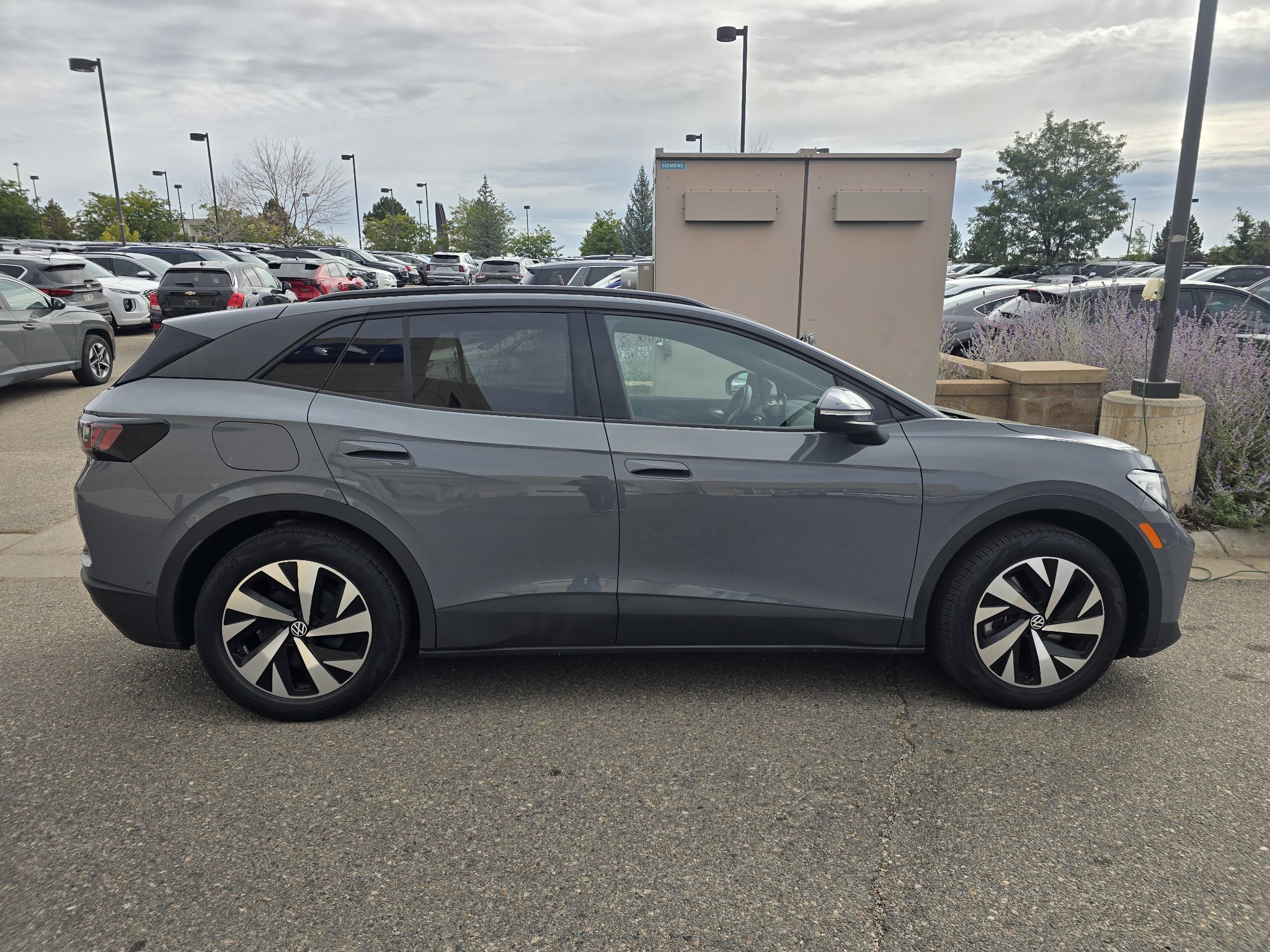 Used 2024 Volkswagen ID.4 2WD image 17