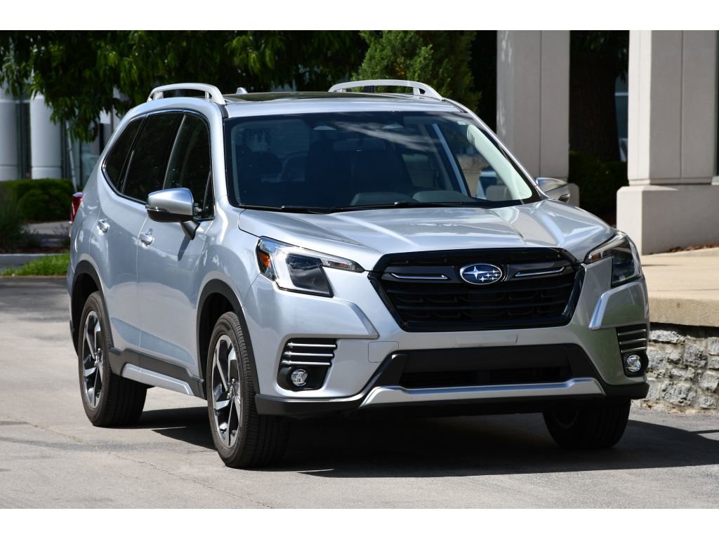 Used 2023 Subaru Forester Touring AWD/4WD image 2
