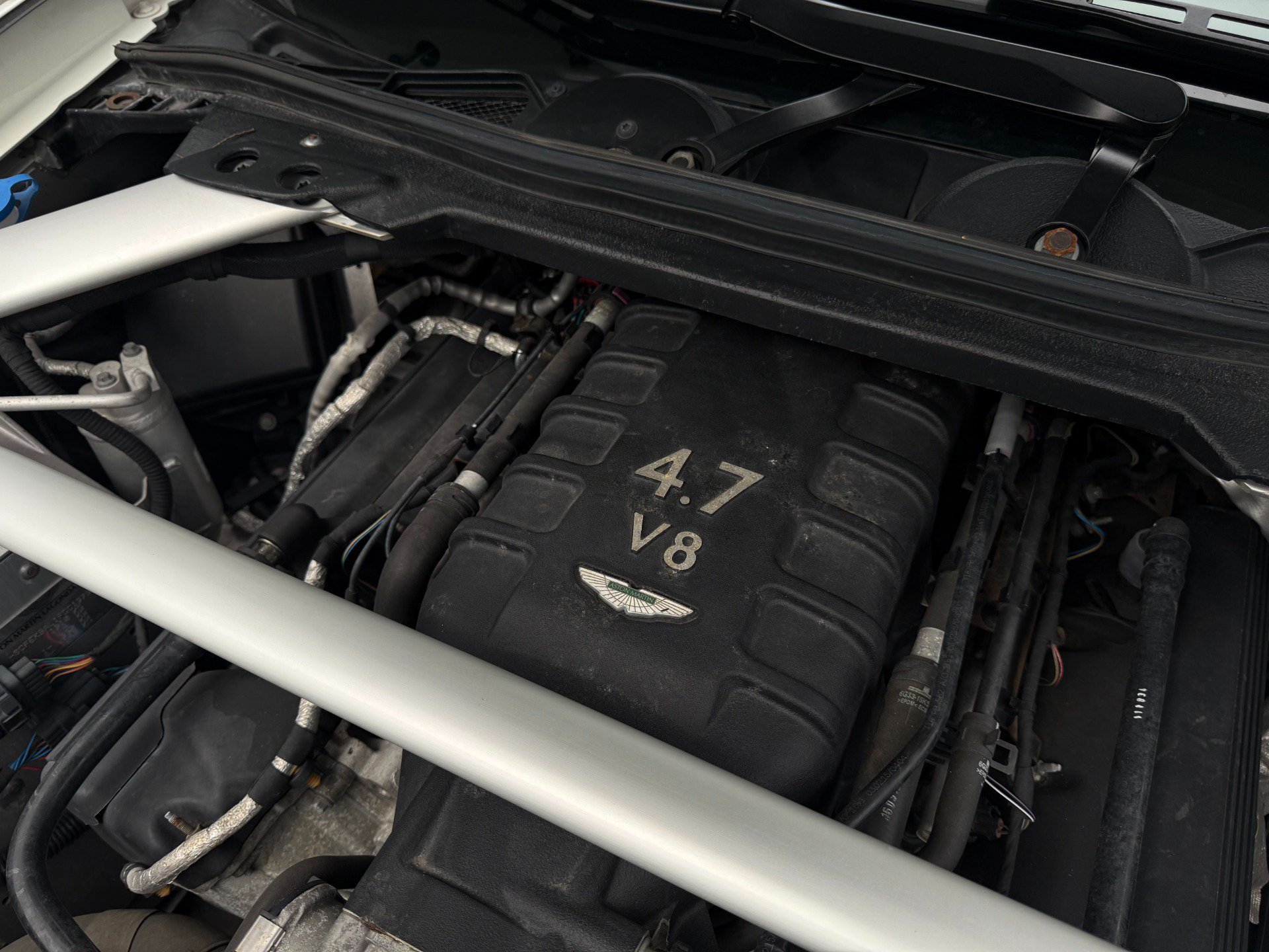 Used 2015 Aston Martin V8 Vantage GT RWD image 53