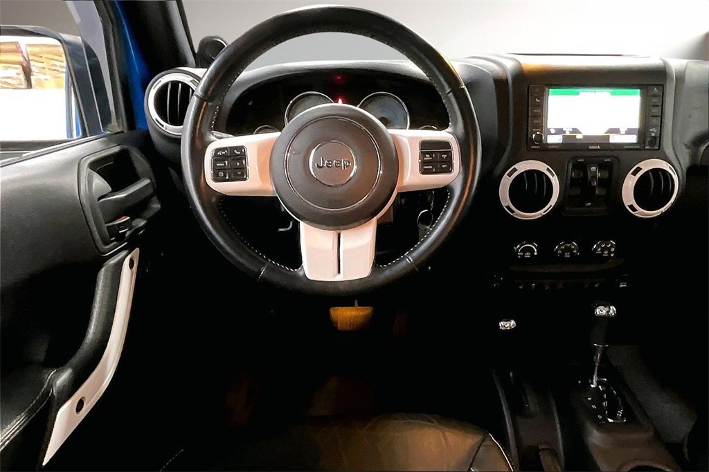 Used 2014 Jeep Wrangler Unlimited Sahara image 9