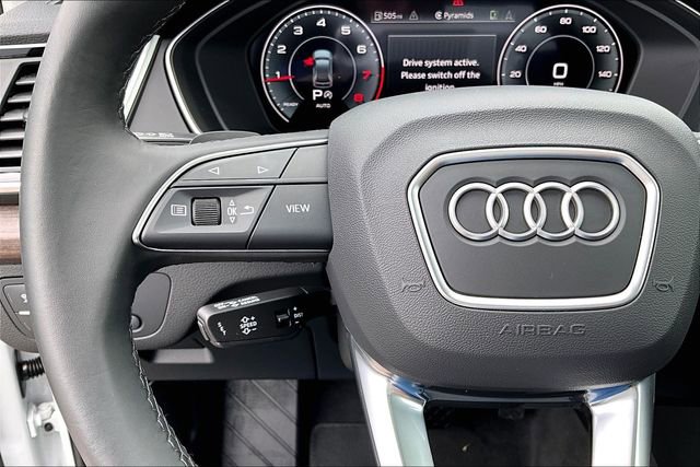 Used 2025 Audi Q5 2.0T Premium Plus w/ Premium Plus Package AWD/4WD image 11