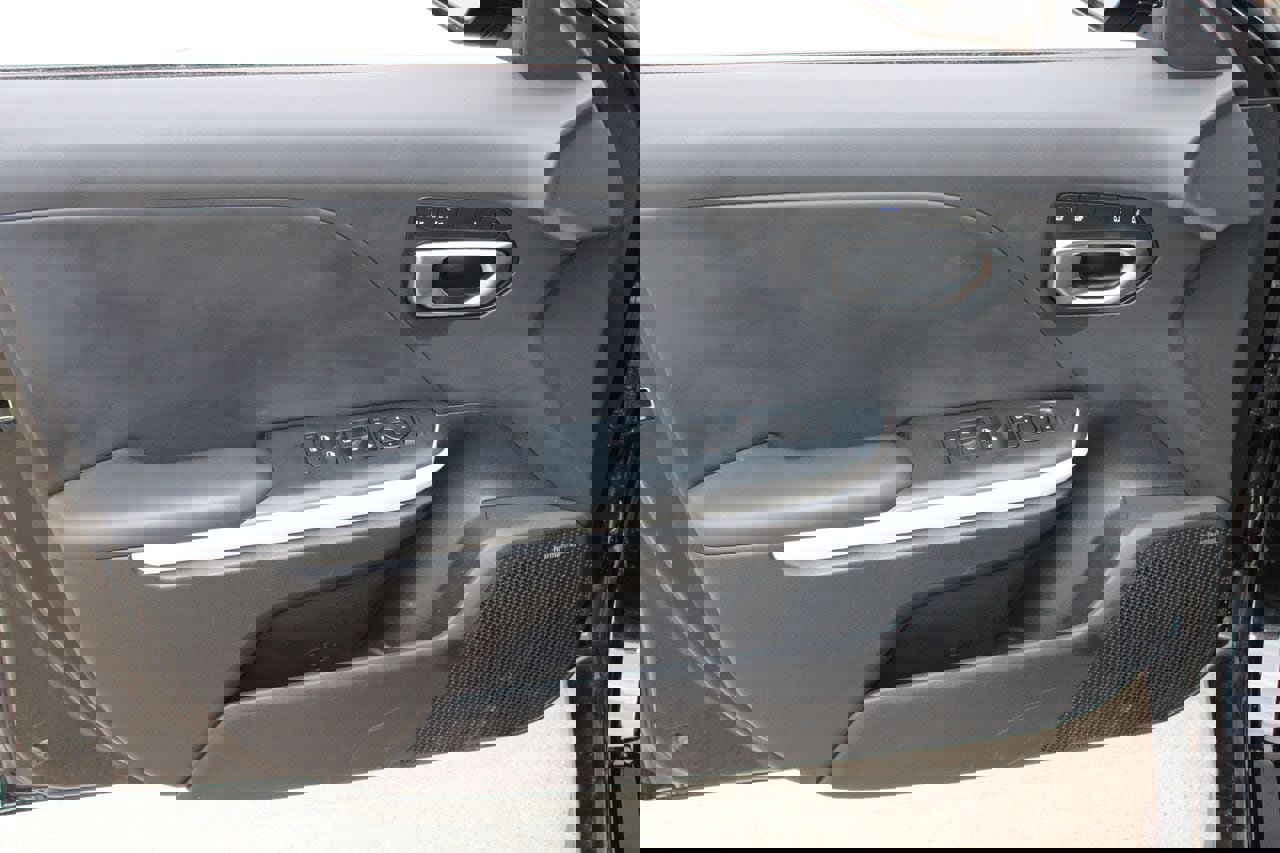 Used 2025 Kia K4 GT-Line w/ GT-Line Premium Package image 19