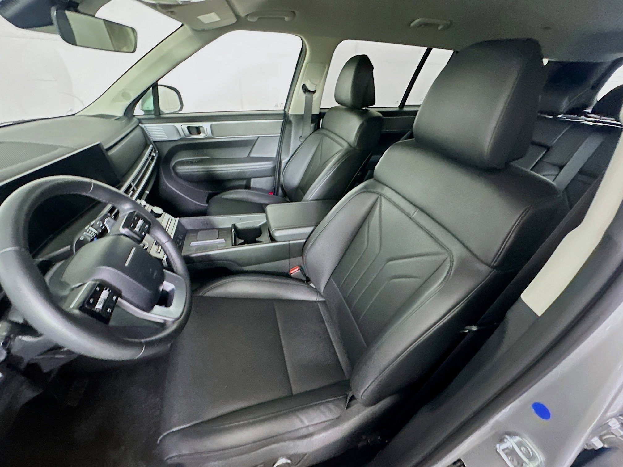 Used 2025 Hyundai Santa Fe SEL FWD image 13