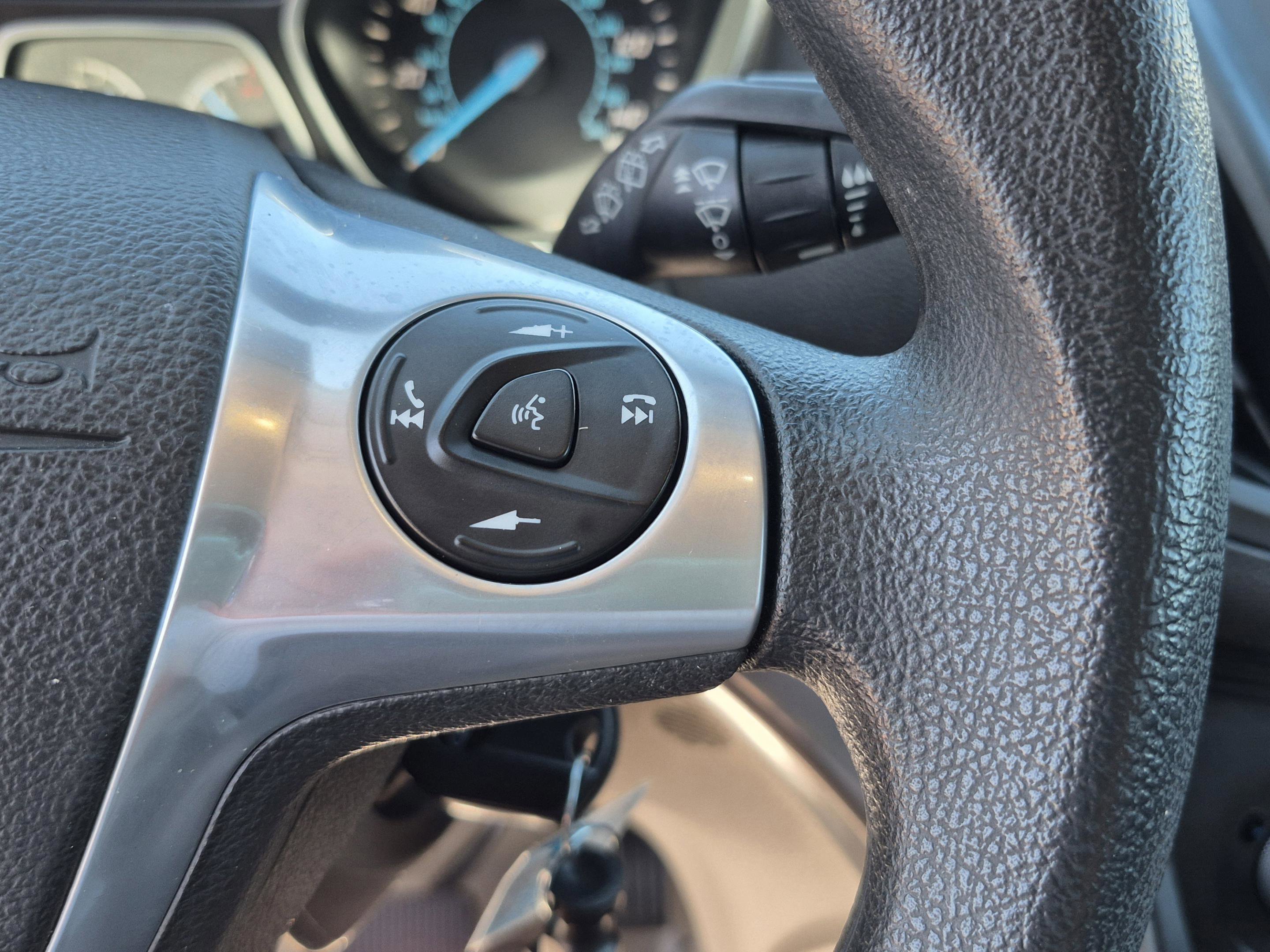 Used 2015 Ford Escape SE FWD image 28