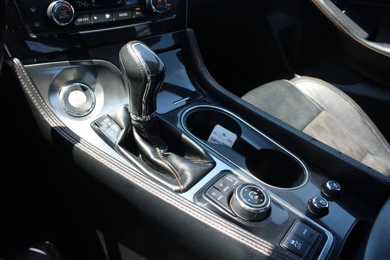 Used 2023 Nissan Maxima SR w/ Sport Mat Group FWD image 18